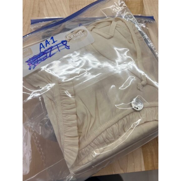 Margaret O'Leary Ruffle Collar Tie Neck Sleeveless Blouse Ivory Cream Size Small - Picture 9 of 9